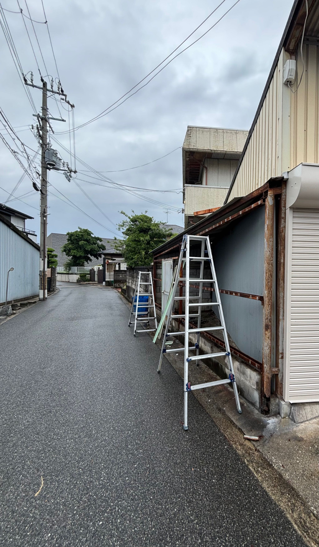 【貝塚市 駐車場外壁改修工事スタート】